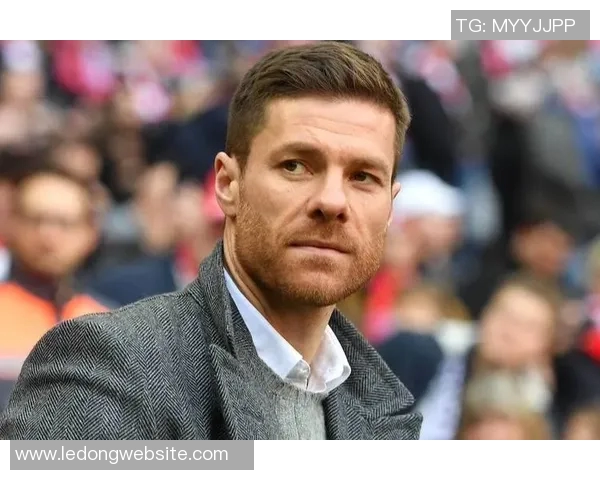 阿什拉夫请假四天回国观看国家德比与母队和好友同场竞技