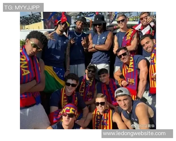 德国裁判茨瓦尔执法切尔西与阿贾克斯对决引发关注